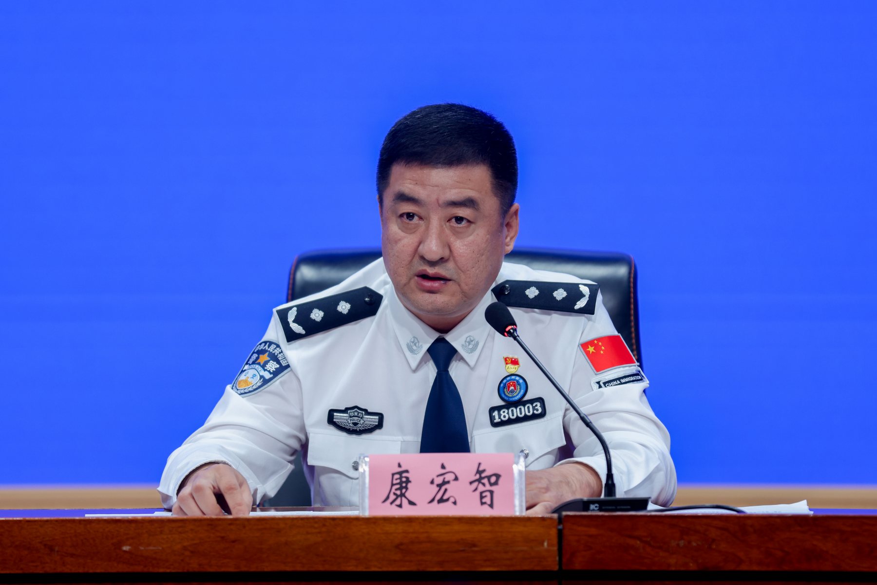 黑龍江邊檢總站：保障免簽政策高效落地 助外國(guó)旅客順暢通關(guān)