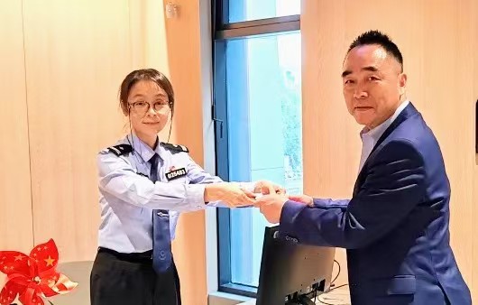 上海首證長寧頒出！律所聘外籍人才實(shí)現(xiàn)制度性突破