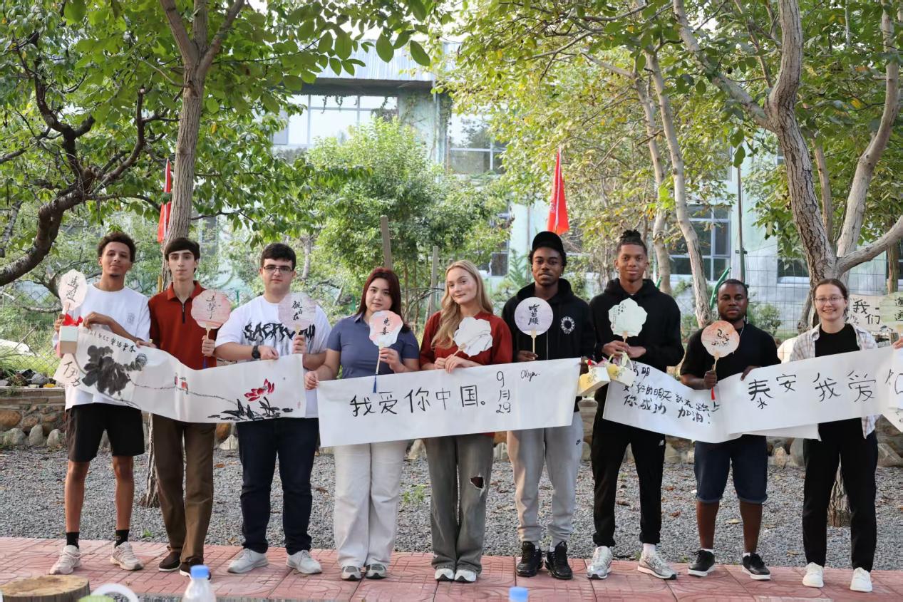 泰安市岱嶽區(qū)：中秋民俗「圈粉」外籍留學(xué)生