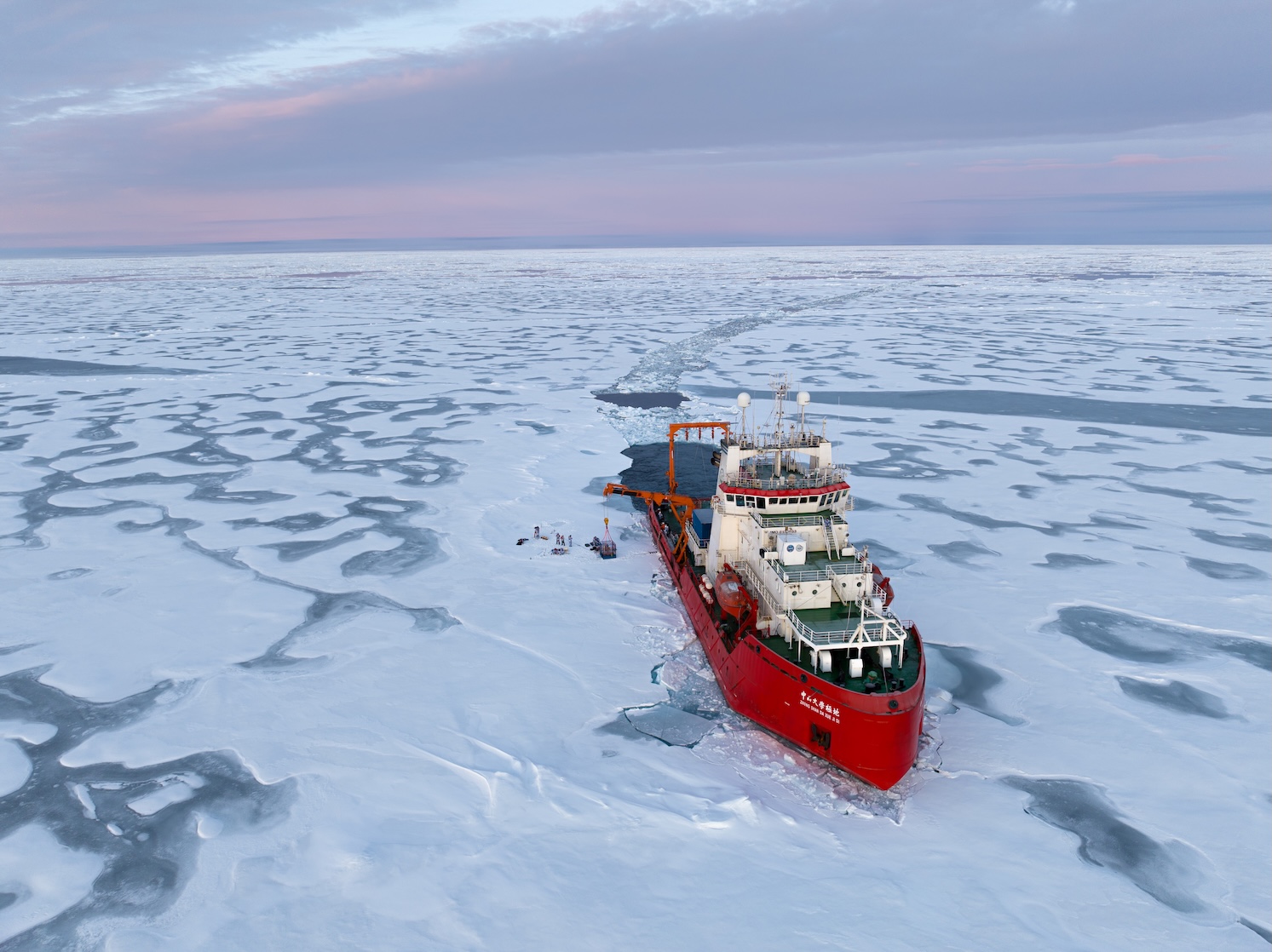 「中山大學(xué)極地」號(hào)2025年北冰洋科學(xué)考察返航