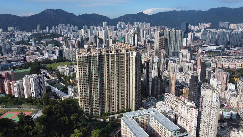 團(tuán)結(jié)香港基金：政府未來10年房屋供應(yīng)目標(biāo)42萬伙 屬審慎調(diào)整