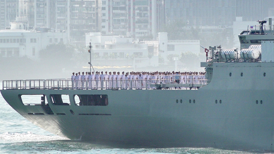 中國(guó)海軍83艦編隊(duì)抵達(dá)香港並組織艦艇開放活動(dòng)