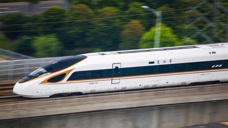 假期第一天 全國鐵路預計發(fā)送旅客2300萬人次