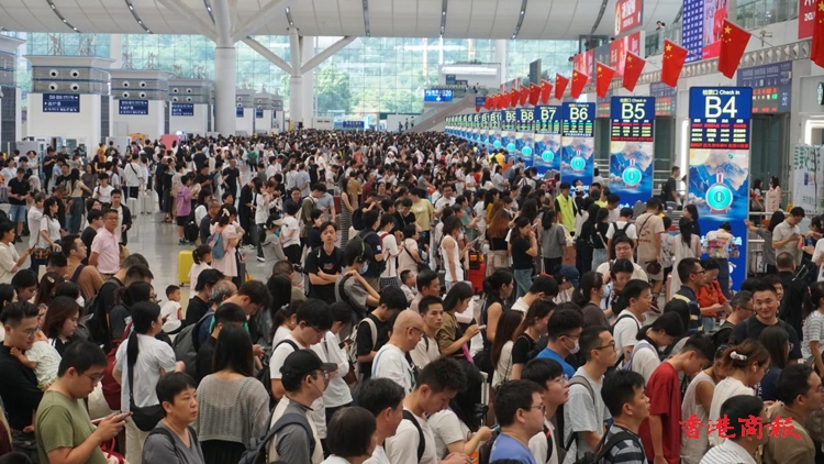 預(yù)計(jì)超100萬(wàn)人次！深圳鐵路迎客流高峰