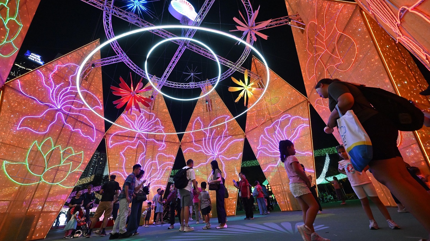 【玩樂(lè)】中秋假期好去處 賞月觀燈舞火龍