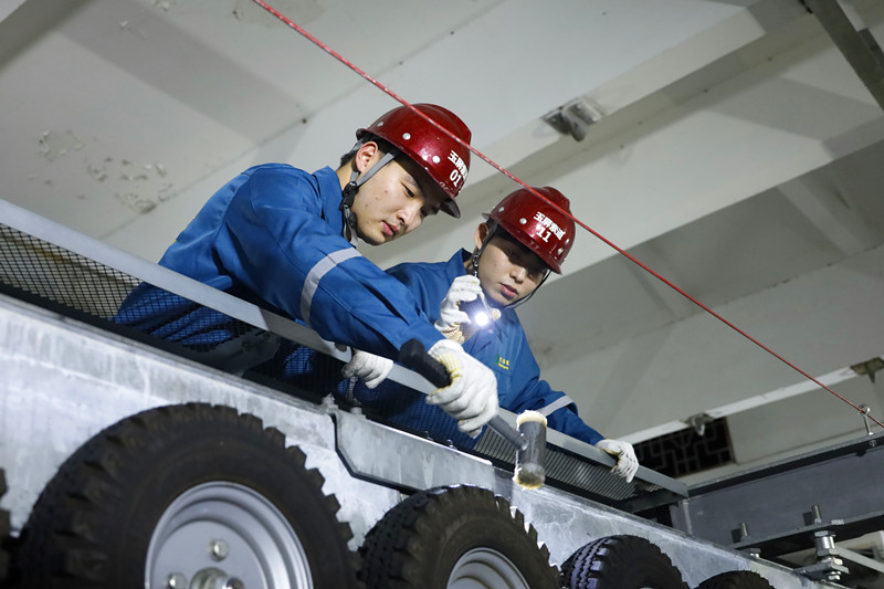 黃山風(fēng)景區(qū)：晨曦到夜幕，00後「索道守護(hù)者」始終在線