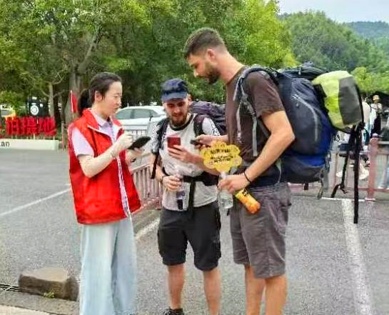 皖徽州區(qū)：讓「志願(yuàn)紅」成為流動(dòng)風(fēng)景線