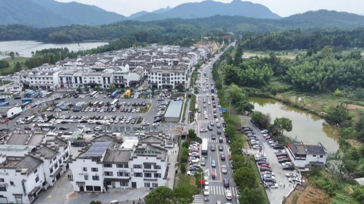 「寵客」在細(xì)節(jié)    皖黟縣「全鏈條服務(wù)」加持「超長(zhǎng)假期」