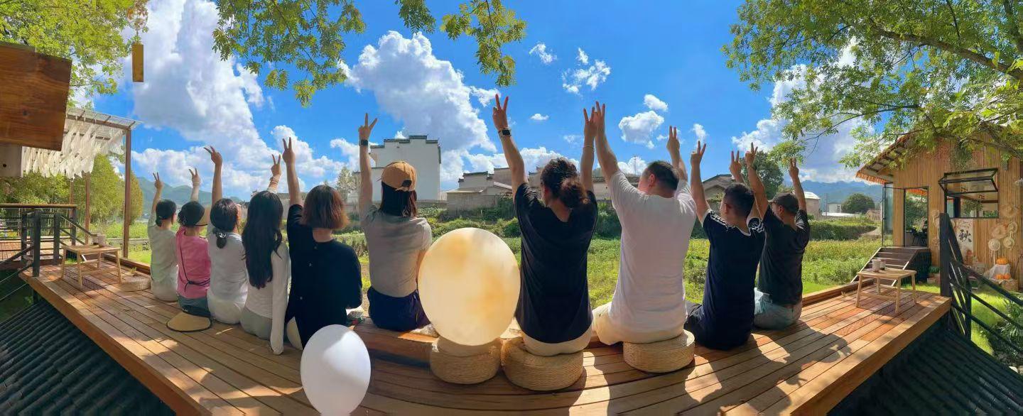 皖黃山區(qū)譚家橋：「村咖」來(lái)打卡  鄉(xiāng)村也浪漫