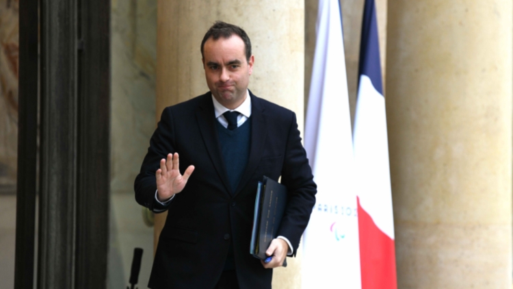 法國總理勒科爾尼辭職後講話：執(zhí)政條件尚未具備