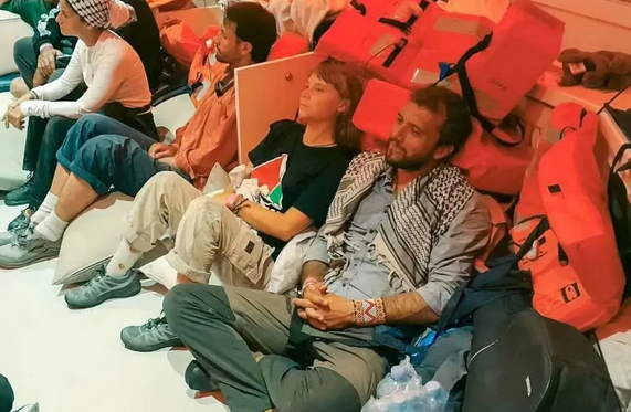 「環(huán)保少女」被以驅逐後講話：我受到虐待不是核心，重點是不斷升級的種族滅絕