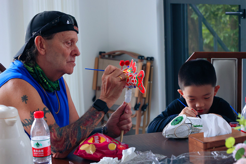 皖黃山區(qū)：湖光山色嘆為觀止龍門「客?！挂环侩y求