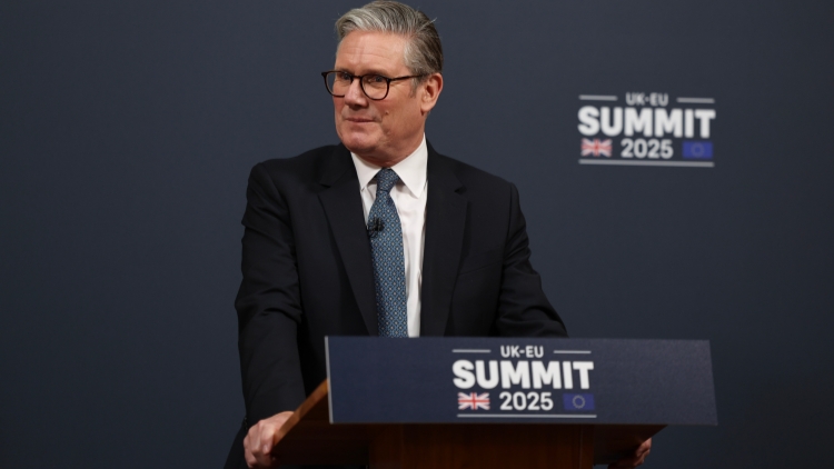 關(guān)於「中國間諜案」，英首相撇清：都怪前任政府！