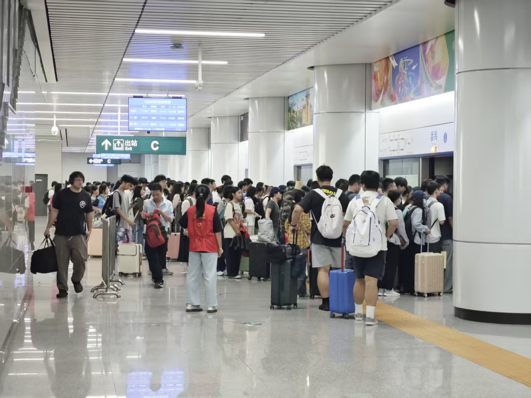 廣州軌道交通「雙節(jié)」累計運客6621萬人次