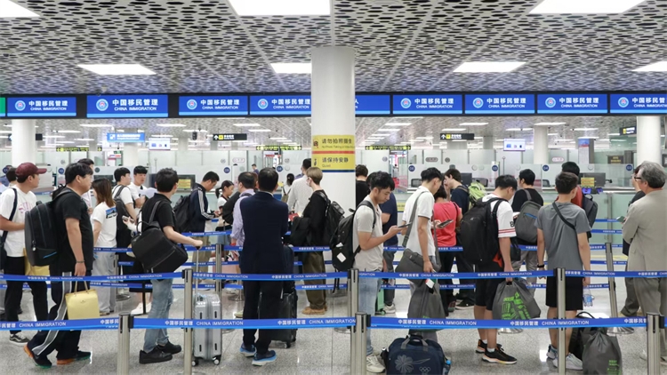 深圳機場口岸今年通關量已超500萬人次 雙節(jié)假期同比增超16%