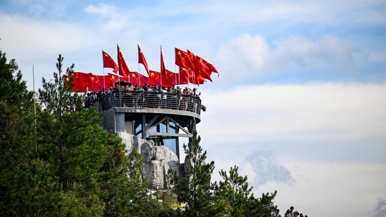 國(guó)慶中秋消費(fèi)亮眼：日均收入增4.5% 珠寶、演藝場(chǎng)館等品類增速超40%