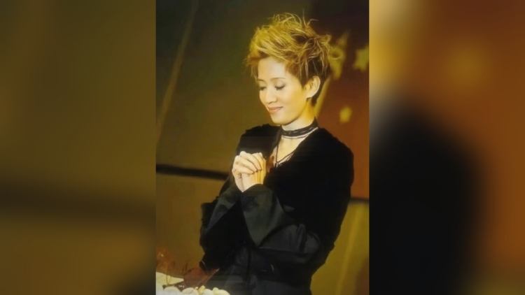 袁詠儀為梅艷芳慶62歲冥誕