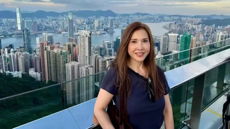 「黃絲」藝人後悔移民加拿大：經(jīng)濟(jì)治安差 憂(yōu)兒前途