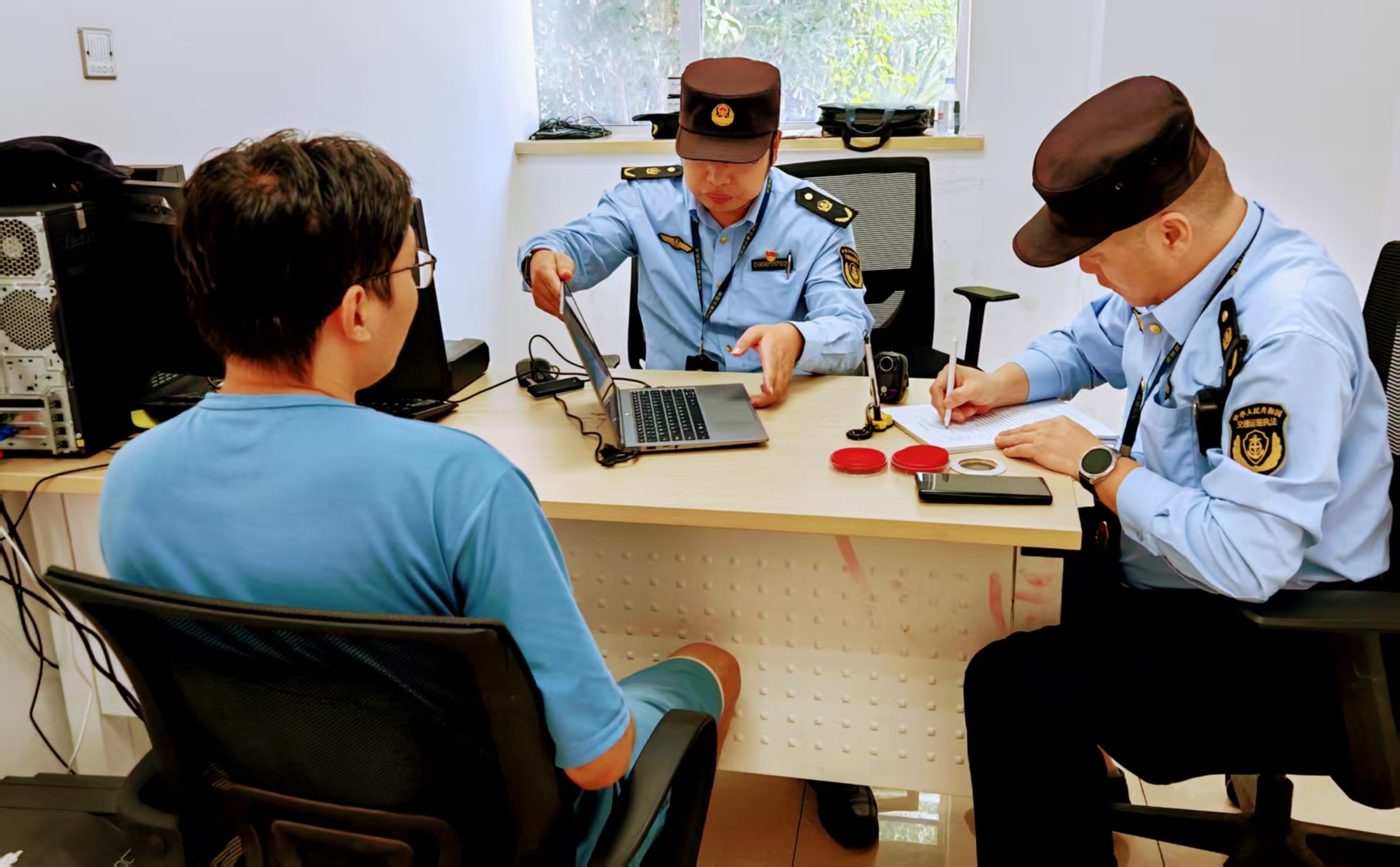 滬嚴打網(wǎng)約車行業(yè)亂象