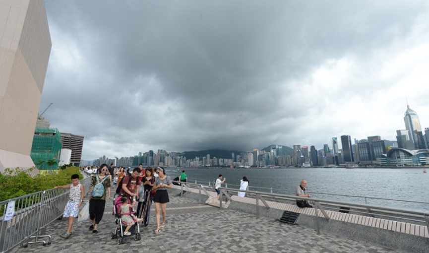 天文臺(tái)今年12次掛風(fēng)球 梁榮武：未來強(qiáng)颱風(fēng)比例增 破壞力更大