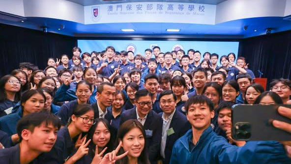 鄧炳強(qiáng)冀青少年領(lǐng)袖論壇學(xué)員把握機(jī)會(huì) 成長為國家棟樑