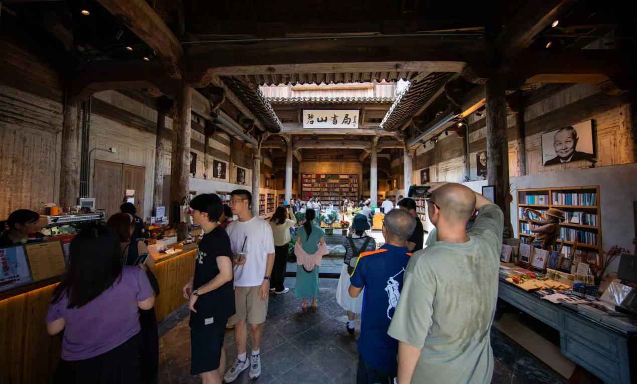 探尋黟縣「寶藏村落」 在碧山一腳踏進(jìn)「徽州時(shí)光」