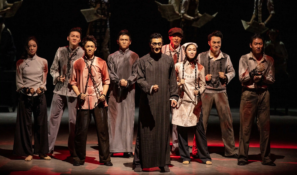 中國紅色經(jīng)典舞劇《永不消逝的電波》在朝成功上演