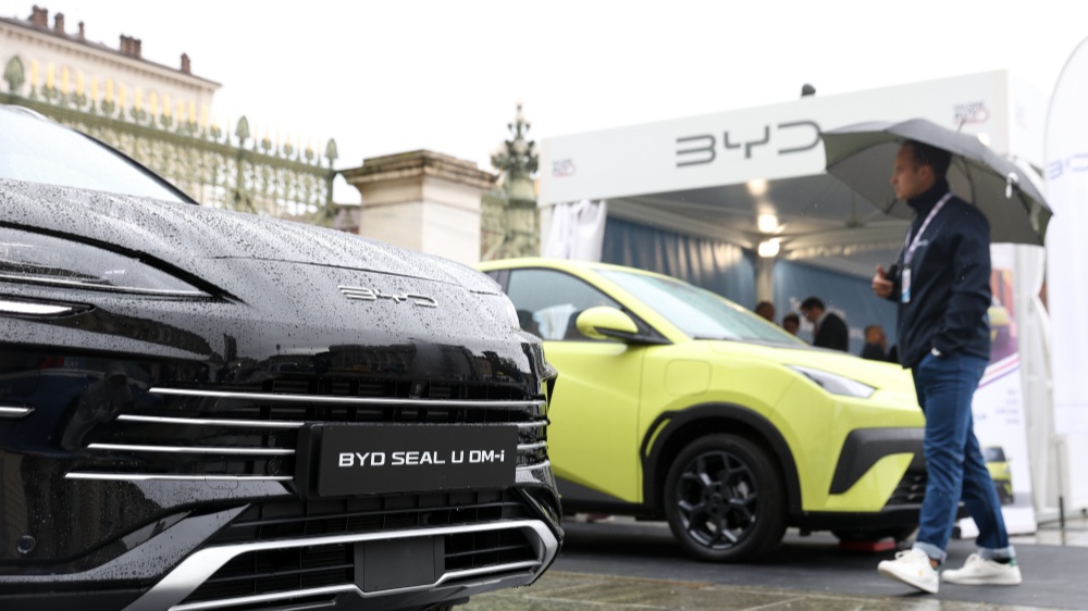 中標(biāo)新加坡  暢銷英國(guó) 比亞迪海外之行頻頻出手