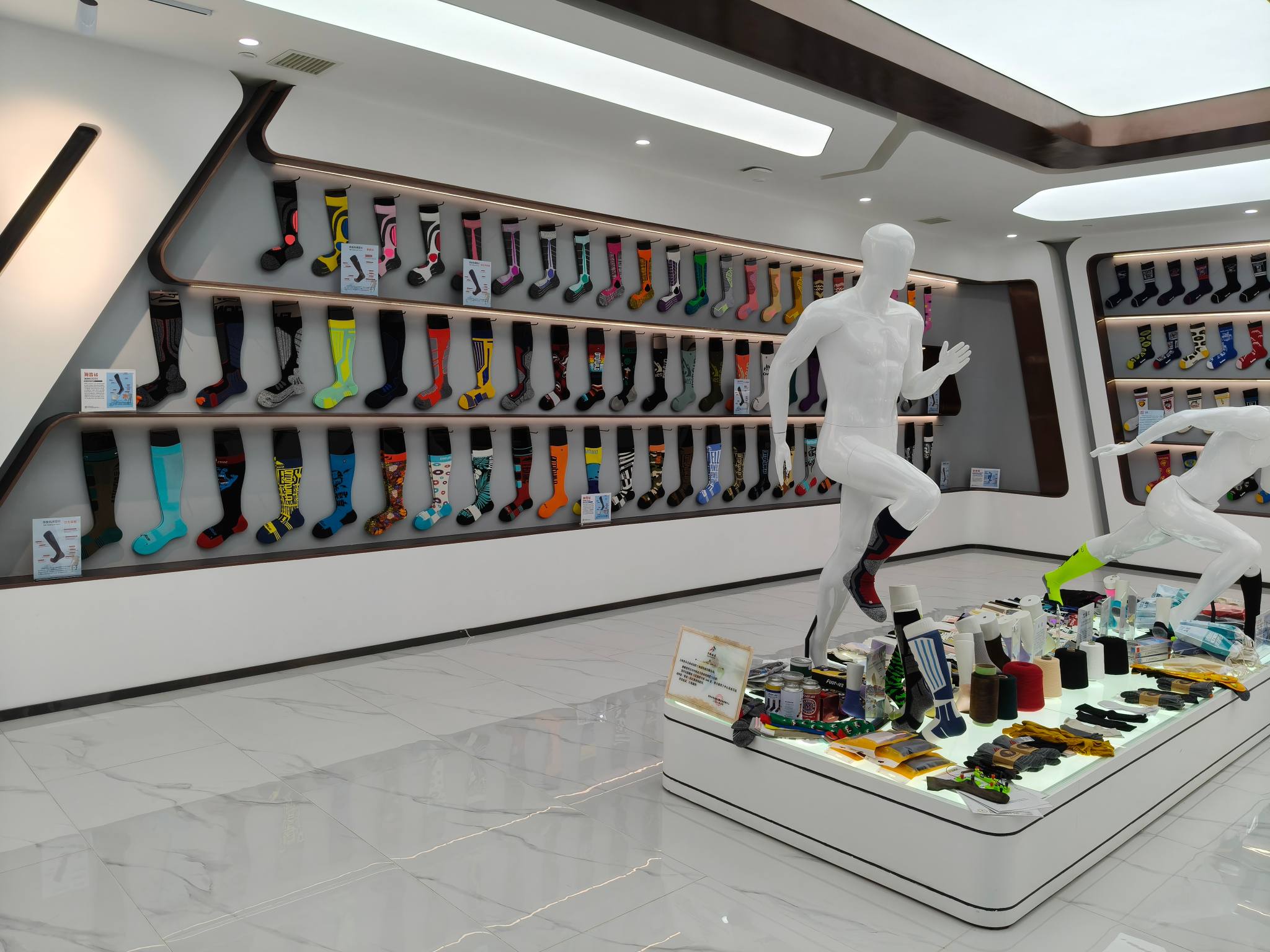 「感知幸福中國行」吉林篇（九）北方襪業(yè)集團(tuán)參訪紀(jì)實(shí)：從「東北小上?！沟健钢袊抟m之都」的產(chǎn)業(yè)傳奇