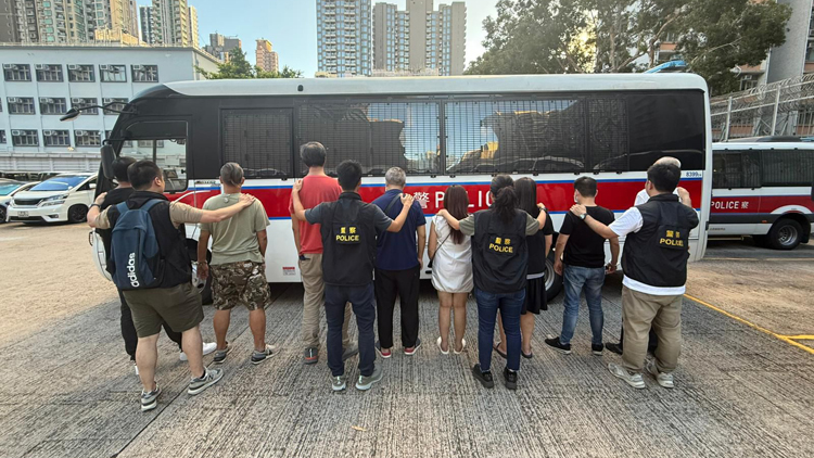 警方深水埗破釣魚機(jī)賭場(chǎng) 拘捕11名男女