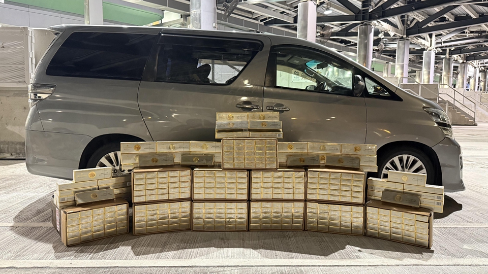 海關(guān)及警方聯(lián)合偵破2宗走私香煙案 檢值140萬(wàn)元香煙 拘4男