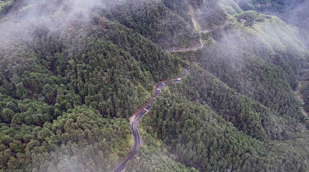 從「翻山越嶺」到「村口掃碼」  皖休寧璜尖「雲(yún)上郵路」直達(dá)家門口