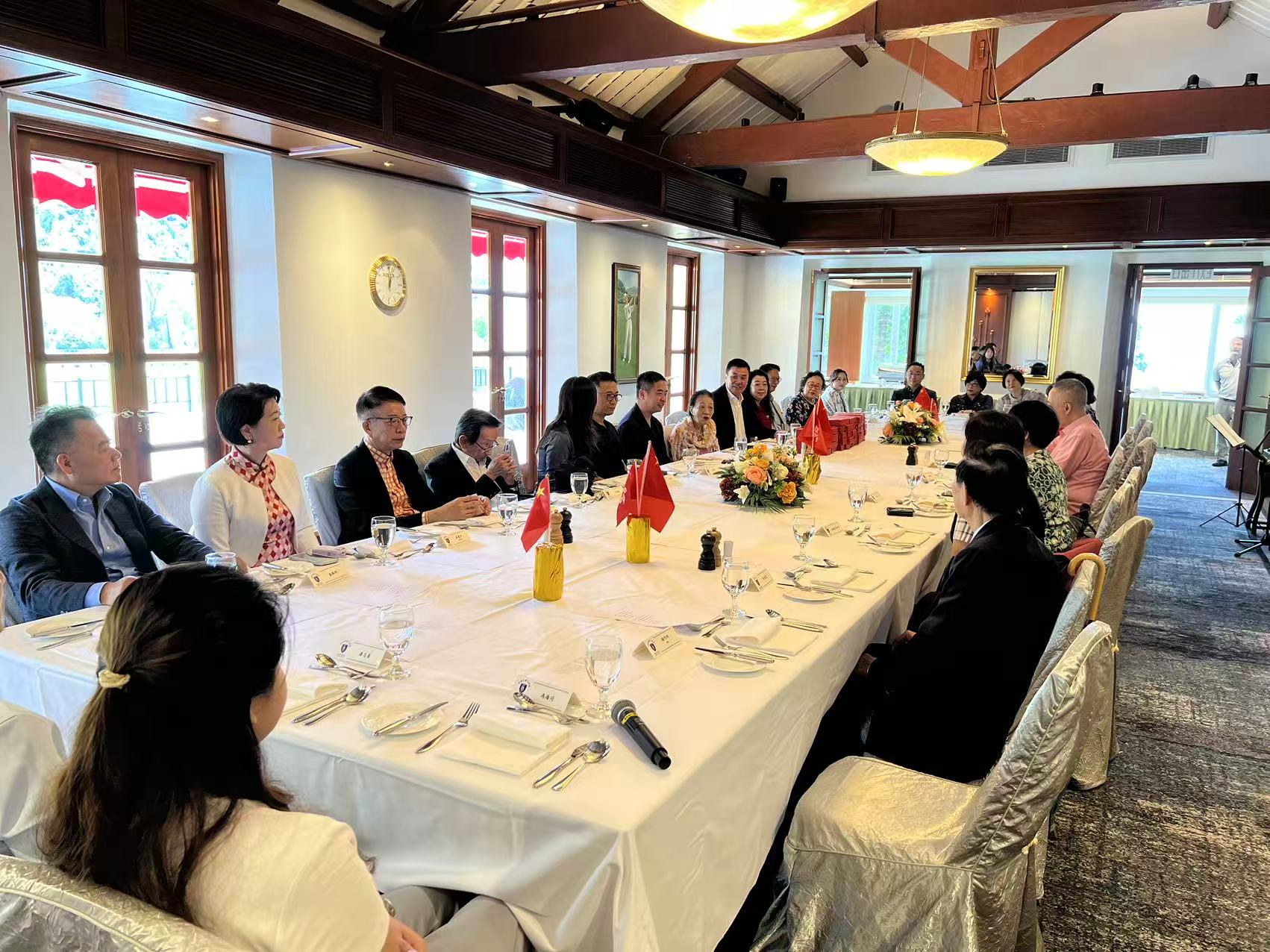 香港工商專業(yè)協(xié)進會辦慶國慶中秋午宴