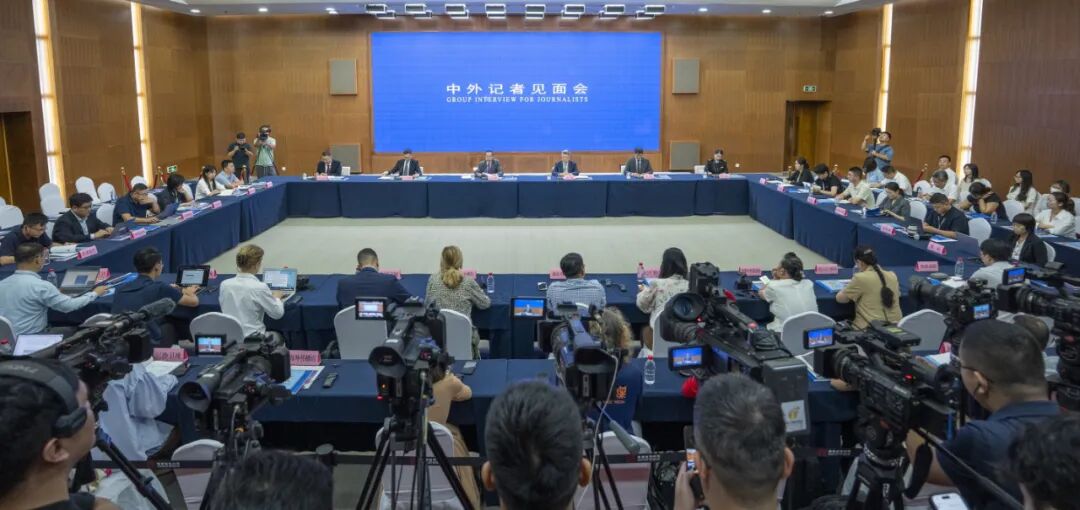 海南省委常委、宣傳部部長(zhǎng)王斌答香港商報(bào)：海南力推「向數(shù)圖強(qiáng)」 數(shù)字經(jīng)濟(jì)年產(chǎn)值已破千億元