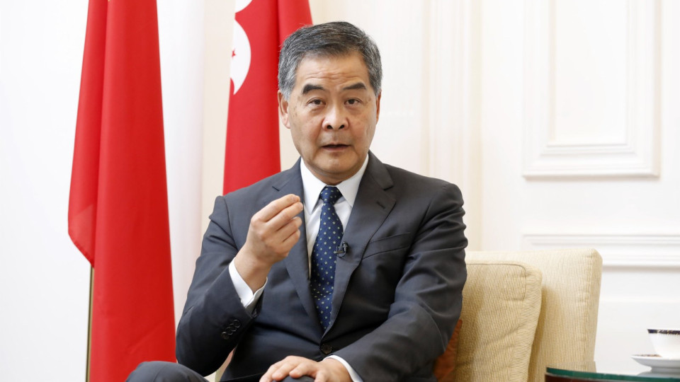 梁振英率團(tuán)考察西安科企和高校 稱兩地高?？勺隹缇晨珙I(lǐng)域合作