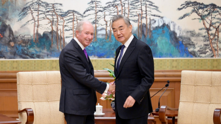 王毅：「脫鈎斷鏈」不是現(xiàn)實理性選擇，中美應(yīng)開展有效溝通