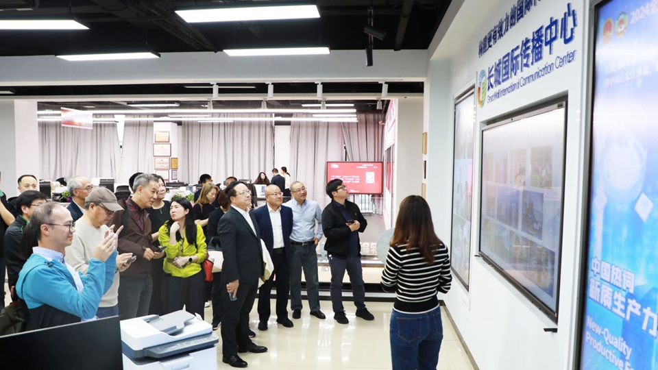 香港傳媒高層內(nèi)地參訪團走進河北