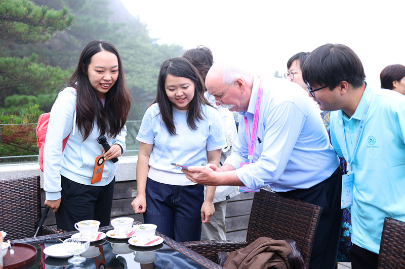 「這是一個(gè)非常特別的地方！」  2025RCEP代表考察黃山風(fēng)景區(qū)