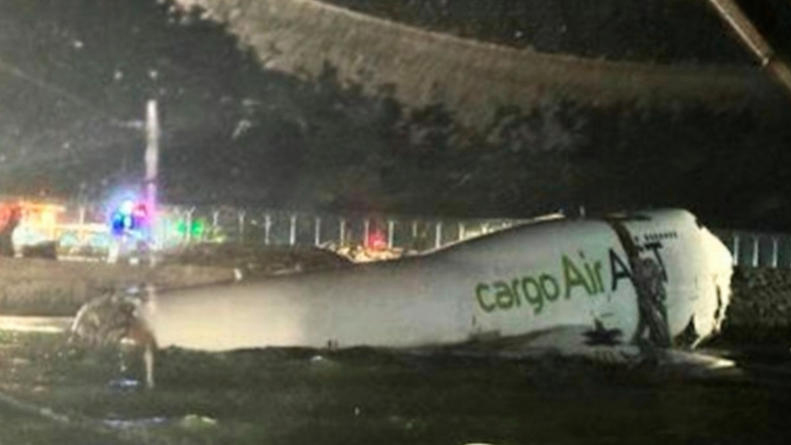 香港國(guó)際機(jī)場(chǎng)回應(yīng)貨機(jī)墜海事故：疑似因失控滑出跑道