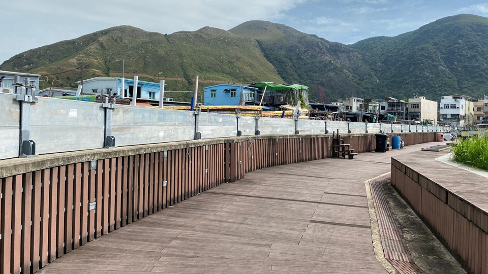 渠務署就「風神」預早部署 在沿岸低窪或當風地安裝可拆卸擋水板等