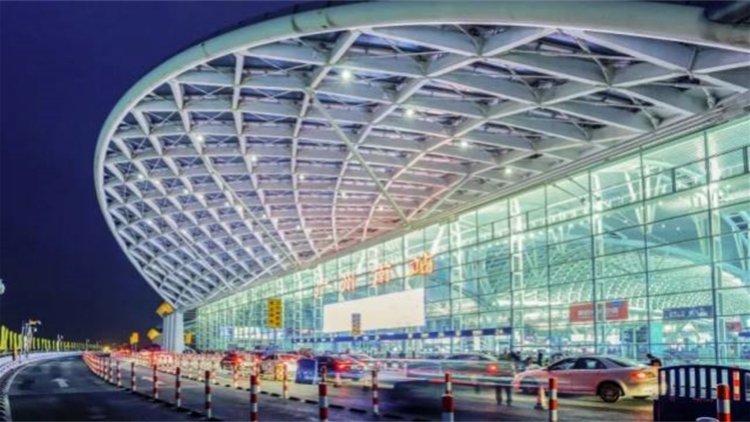 17趟列車(chē)同時(shí)檢票！廣州南站上演「名場(chǎng)面」