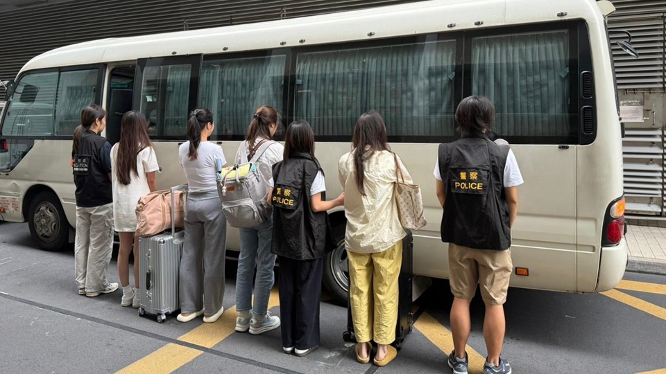警方灣仔掃黃 拘捕8名內(nèi)地女子