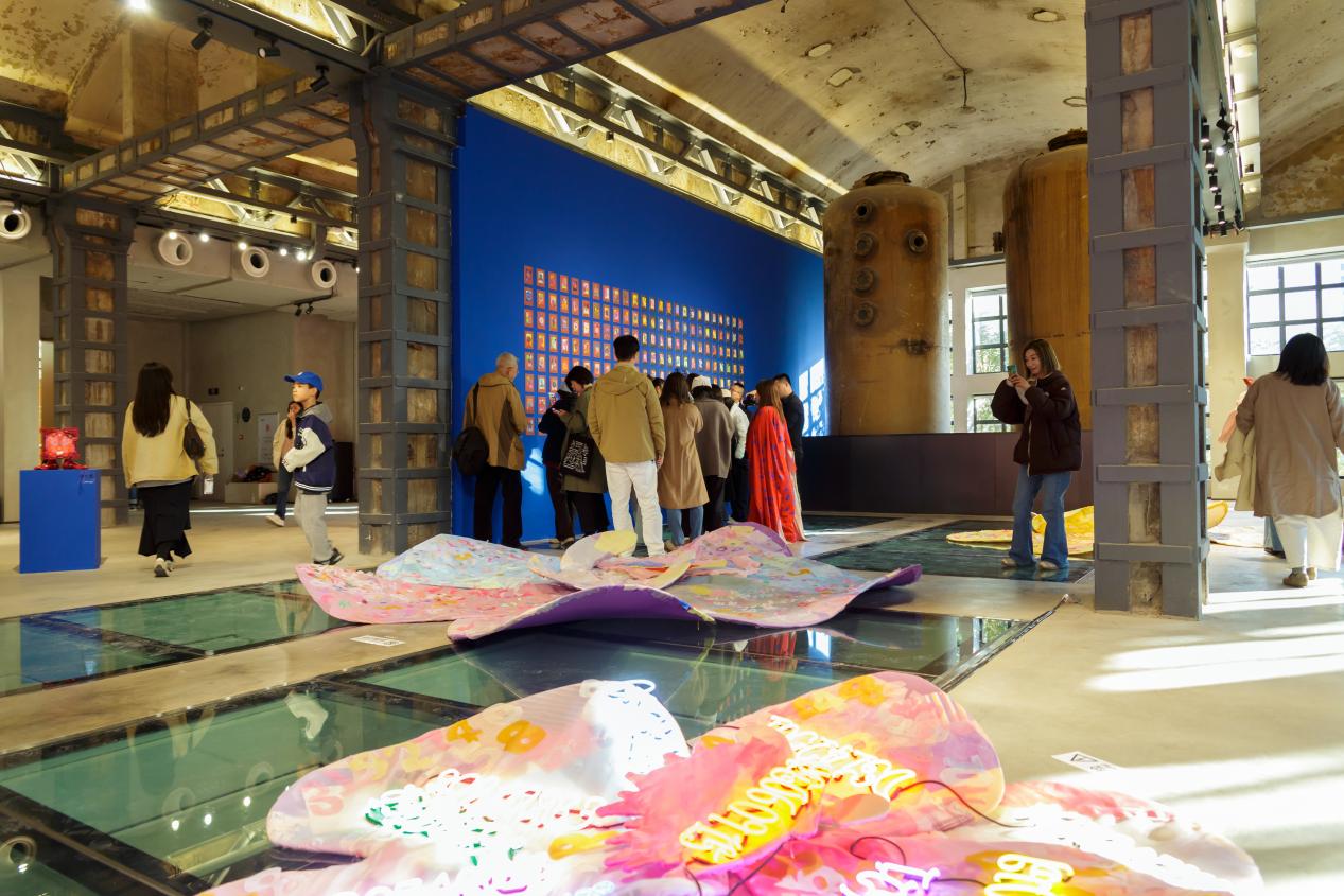 漫步「人間」四重境！瀋陽(yáng)紅梅文創(chuàng)園這場(chǎng)藝術(shù)展太戳心