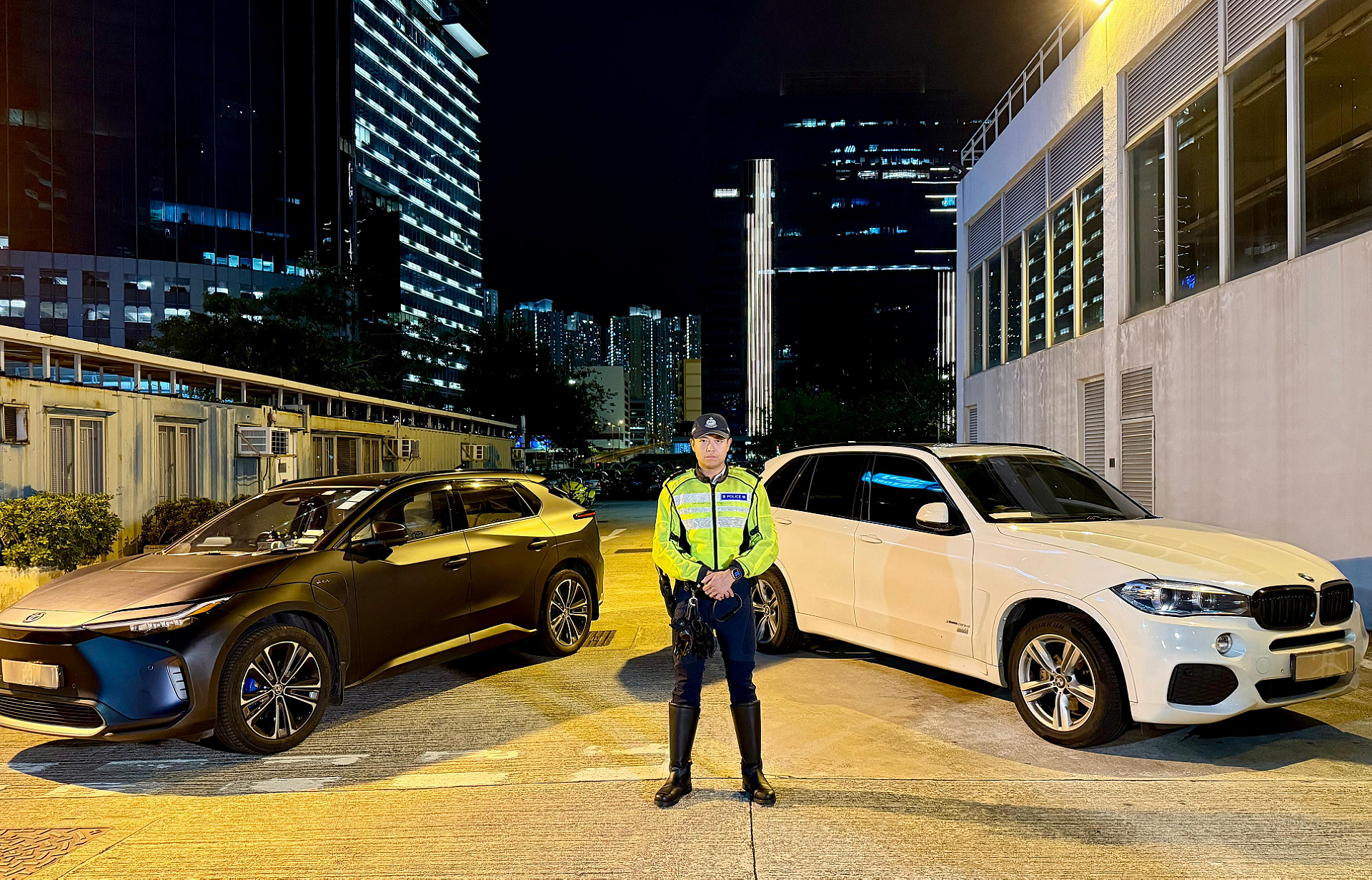 警方東九龍打擊白牌車 拘兩司機(jī)涉非法載客取酬