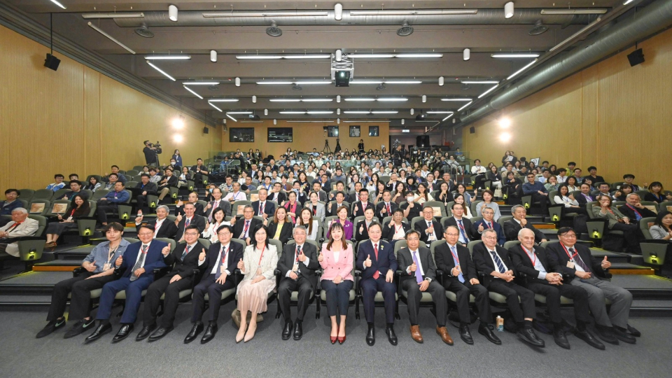 2025未來科學大獎周科學峰會今起一連兩日舉行  張曼莉：香港致力深化國際創(chuàng)科合作 