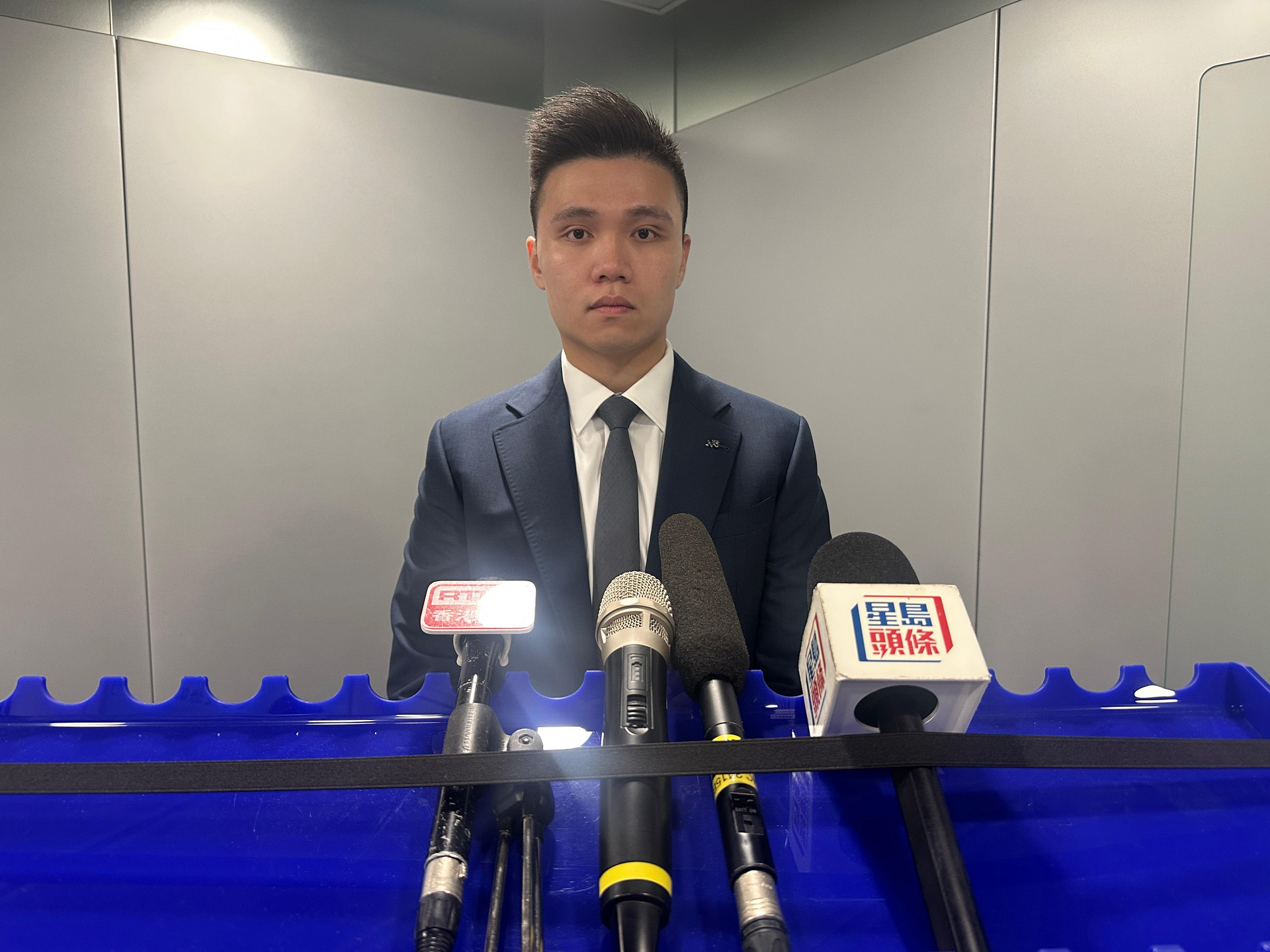 警方荃灣搗破毒品儲存?zhèn)} 拘一男檢3100萬元可卡因