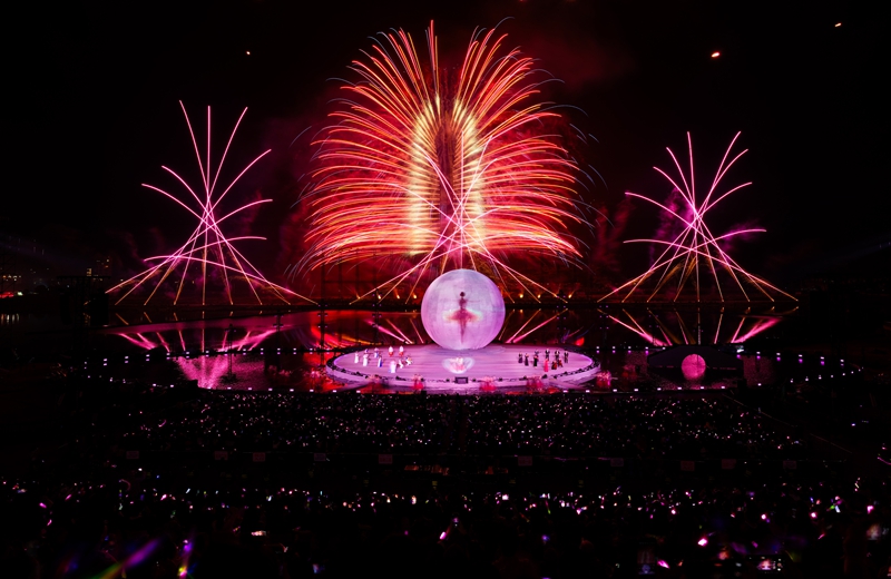 文化創(chuàng)意點(diǎn)亮科技浪漫 第十七屆瀏陽花炮文化節(jié)盛大開幕