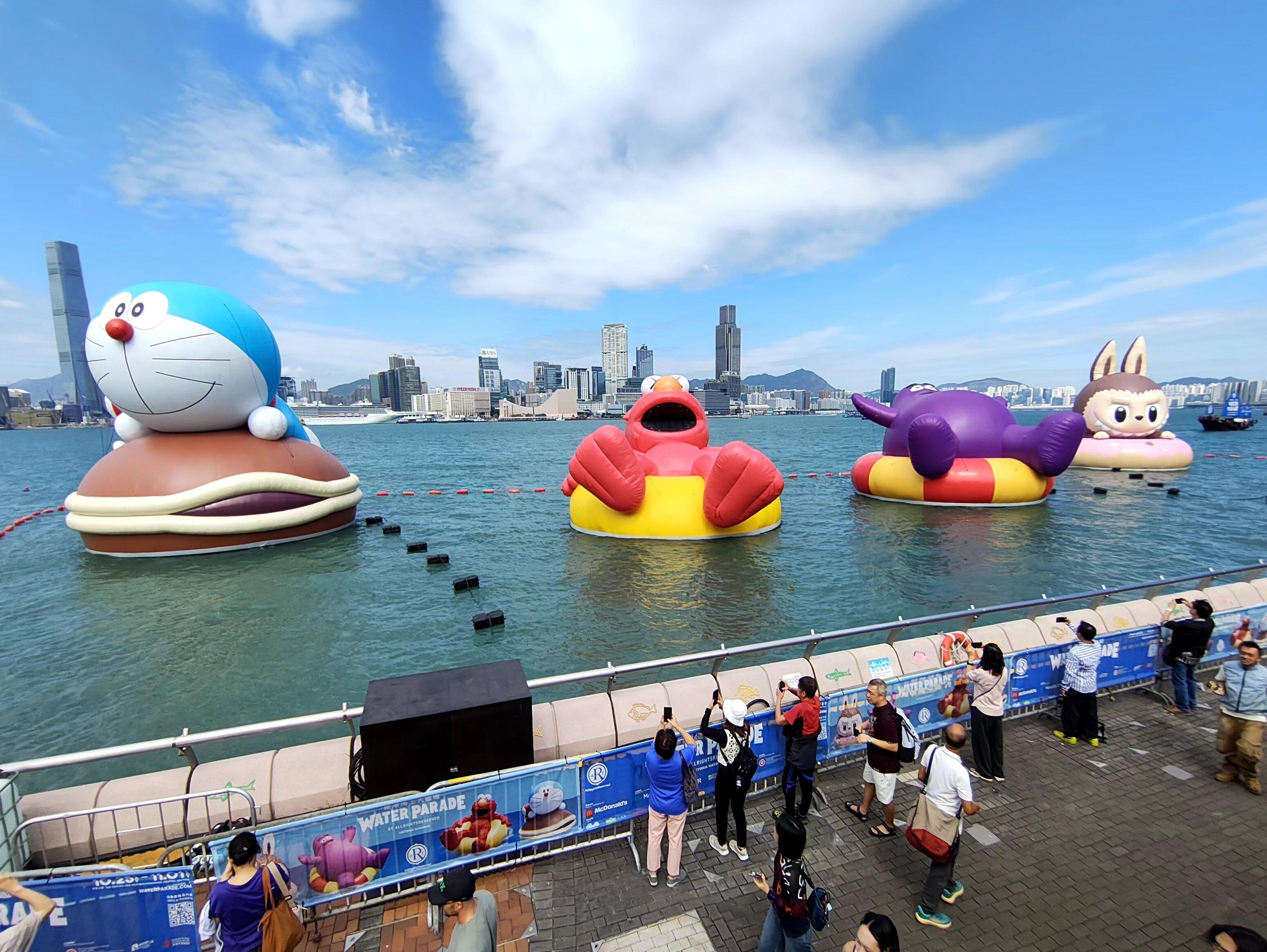 （多圖）「維港海上大巡遊」今日開幕 多啦A夢、Elmo、滑嘟嘟及LABUBU四大人氣IP維港亮相