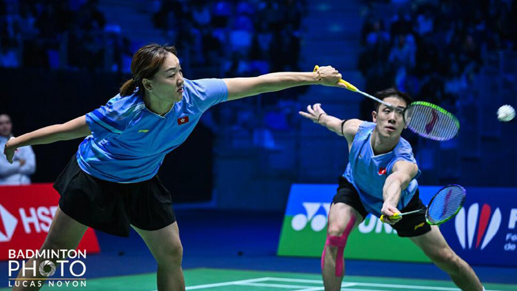 1:2惜負(fù)國(guó)家隊(duì)組合 鄧謝配法羽賽得混雙季軍