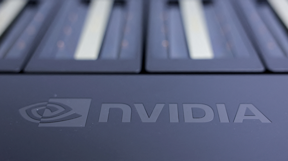 新一代芯片未來5季銷售額料達(dá)5000億美元 英偉達(dá)市值破5萬億美元